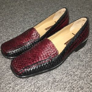 Trotters Women Shiny Leather Woven Loafers